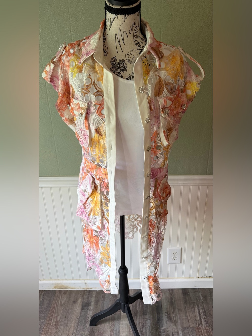 Women's Pastel Floral Lace Coatigan/Kimono/ Duster-Cream Trim Detailed Buttons.